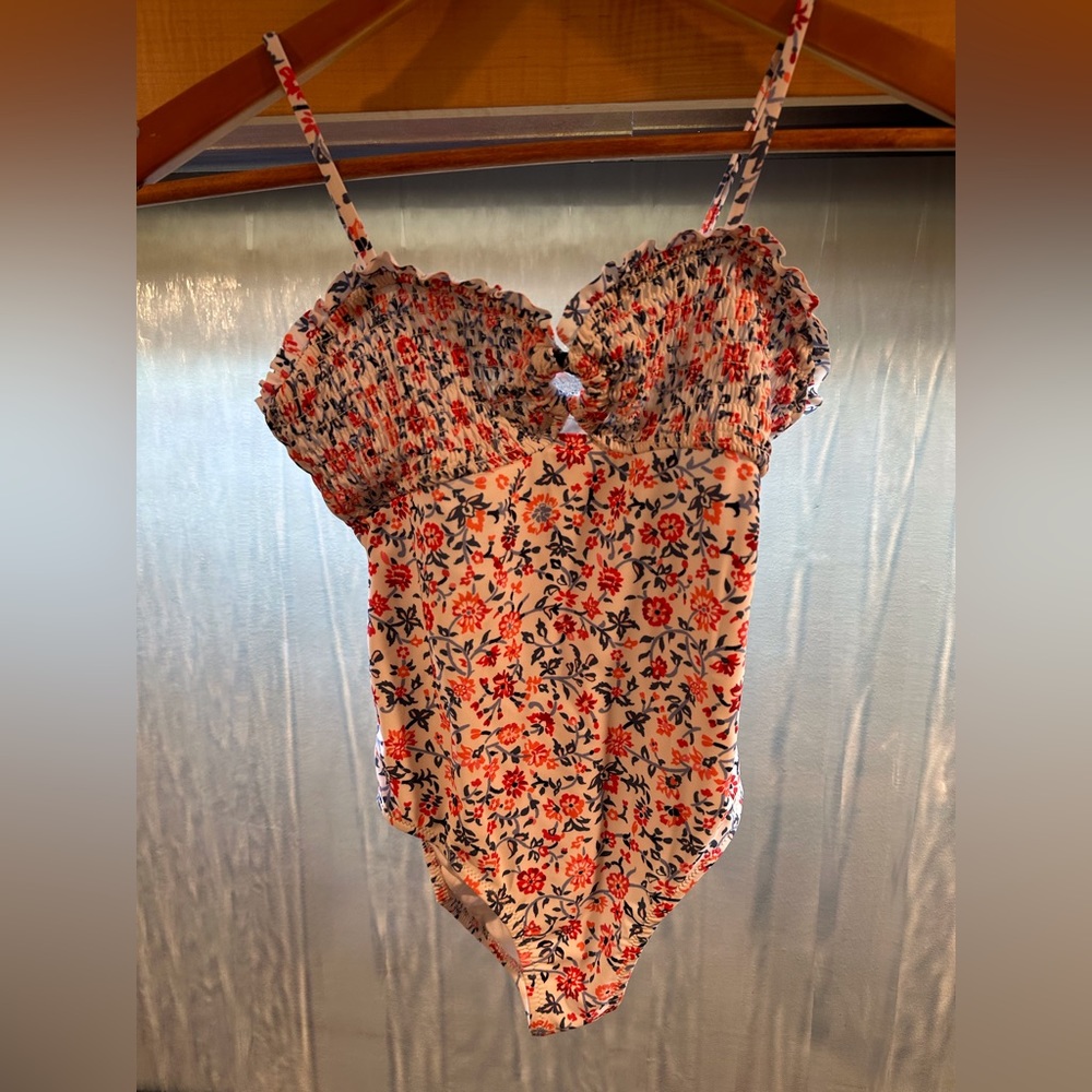 Swimming suit
